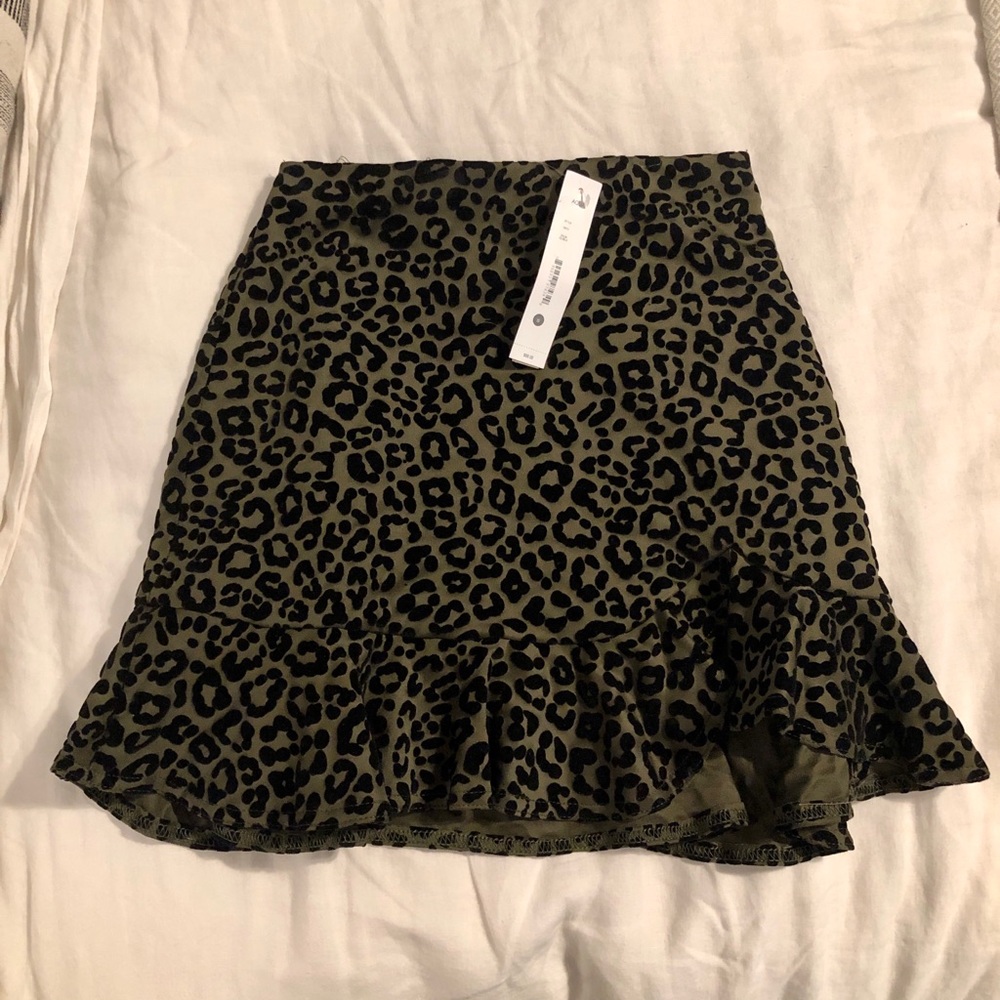 Crushed velvet leopard print skirt
